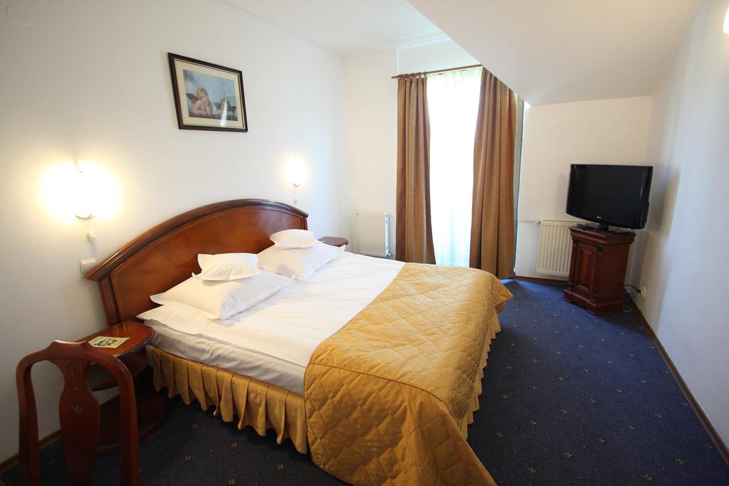 פויאנה ברשוב Hotel Ruia מראה חיצוני תמונה