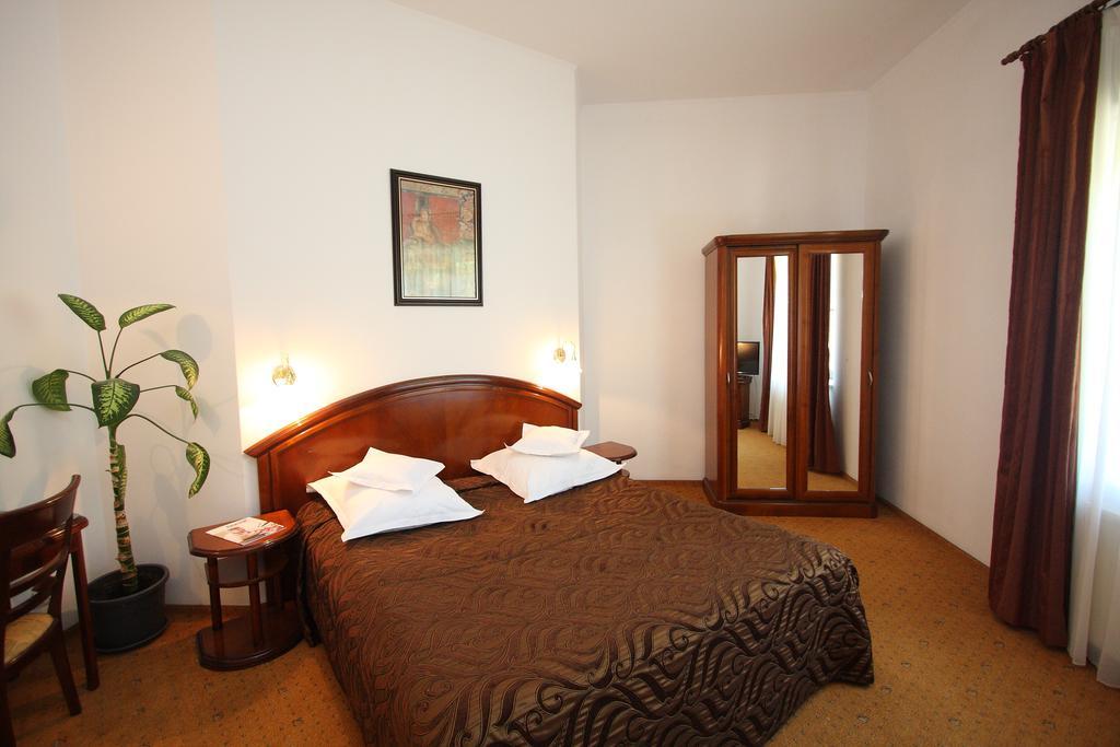 פויאנה ברשוב Hotel Ruia מראה חיצוני תמונה